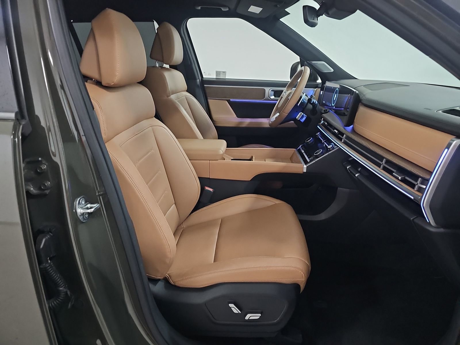 Used 2024 Hyundai Santa Fe Limited image 11