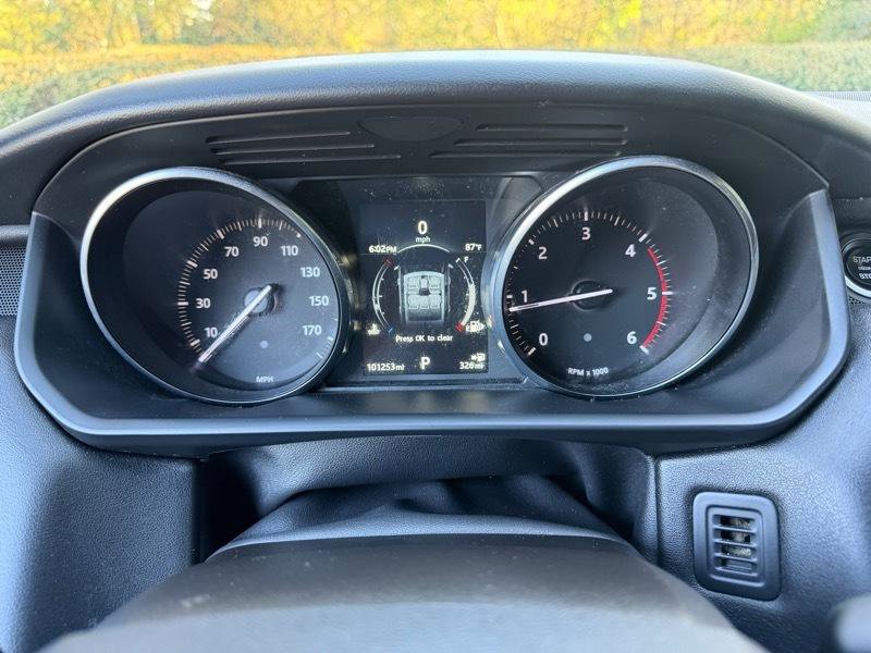 Used 2016 Land Rover Range Rover Sport SE image 30