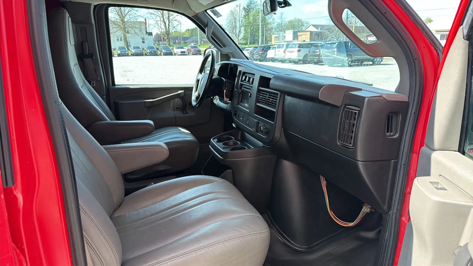 Used 2019 Chevrolet Express 3500 w/ Driver Convenience Package image 13