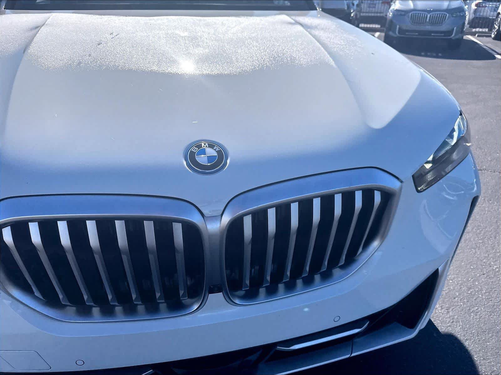 Used 2024 BMW X5 xDrive50e w/ Parking Assistance Package AWD/4WD image 32