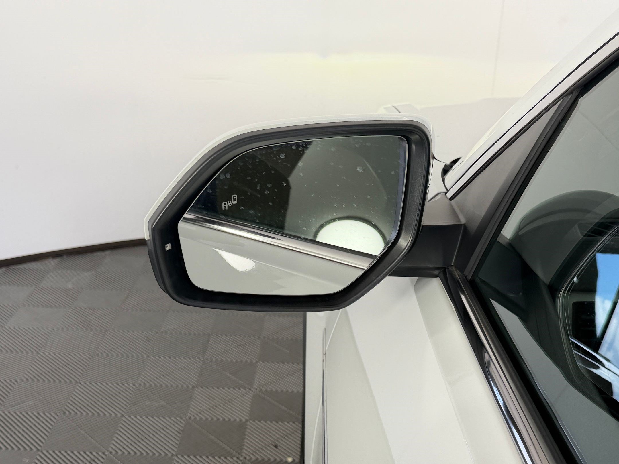 Used 2020 Volkswagen Atlas Cross Sport SEL Premium AWD/4WD image 23