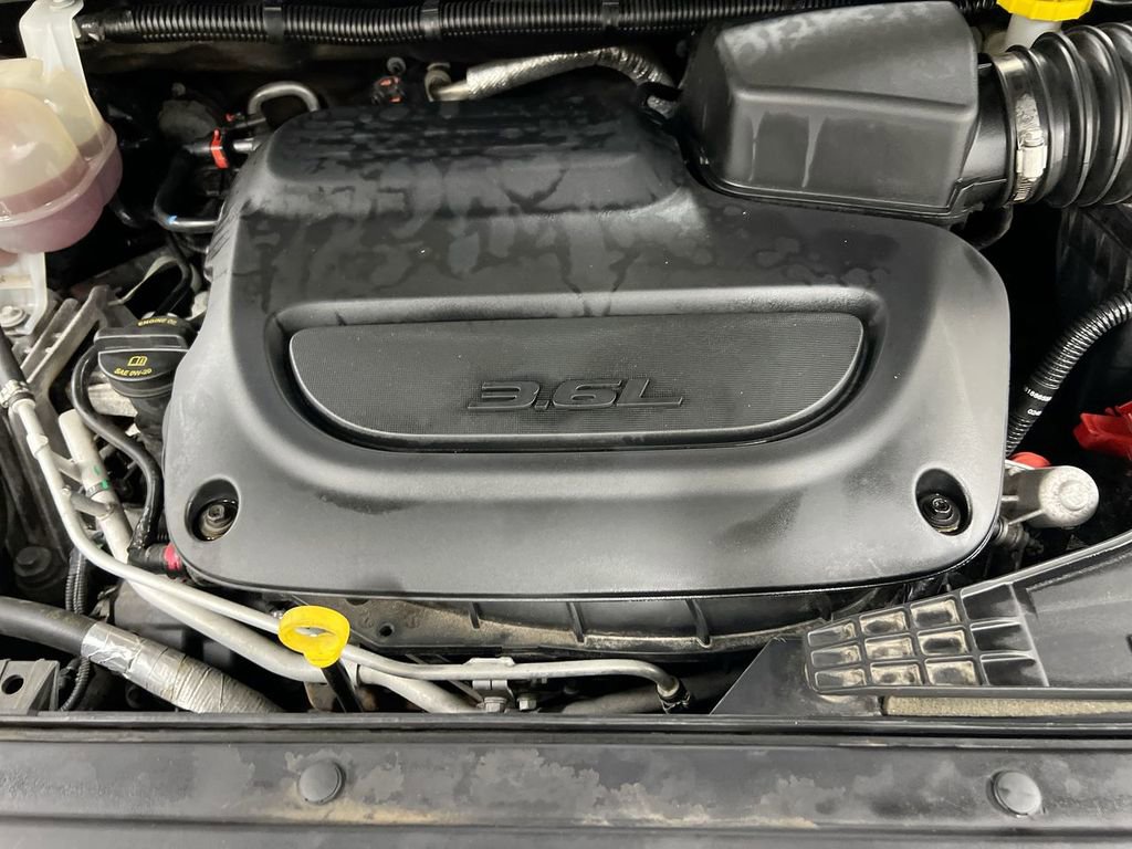 Used 2023 Chrysler Pacifica Limited image 25