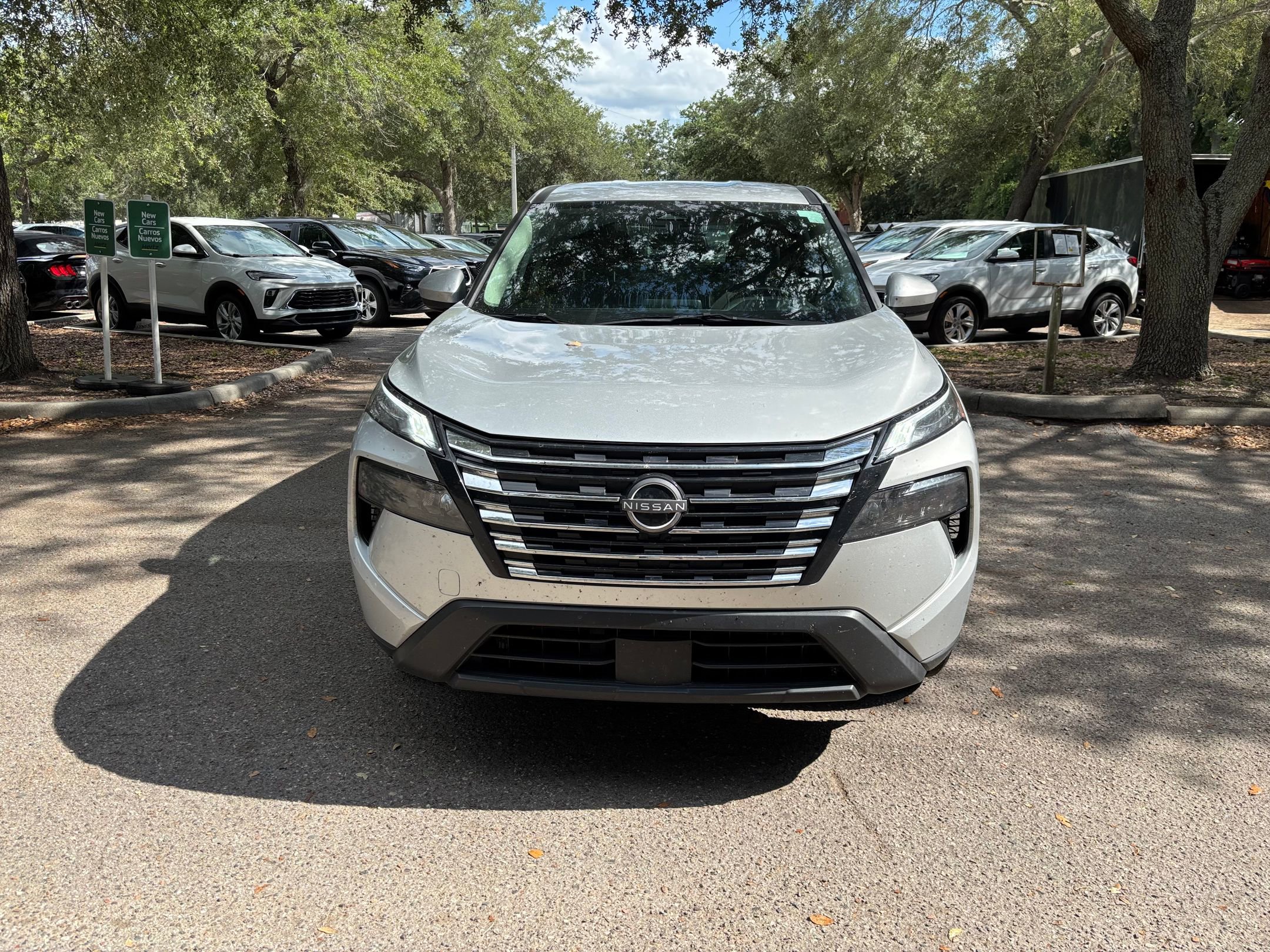 Used 2025 Nissan Rogue SV FWD image 11