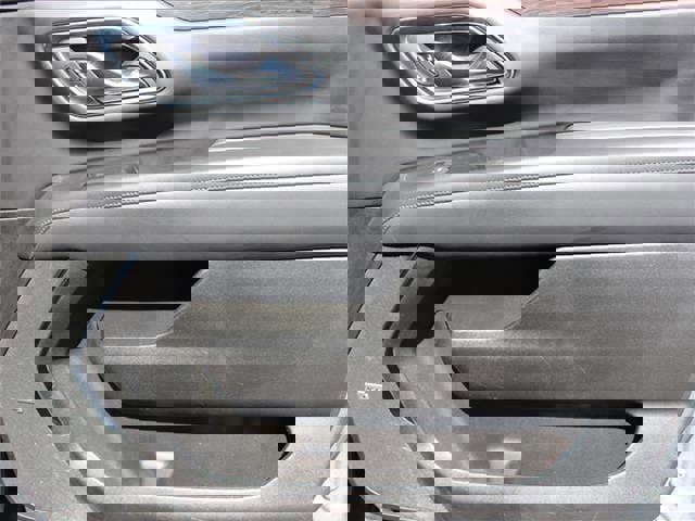 Used 2023 Chevrolet Suburban Z71 image 30