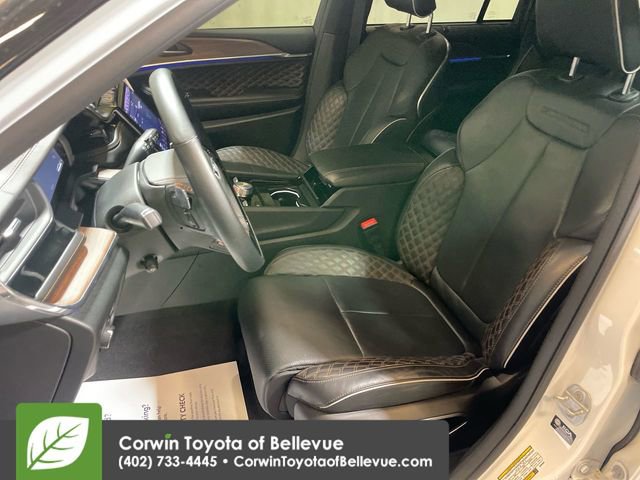 Used 2025 Jeep Grand Cherokee Summit w/ Adv Protech Group IV image 15