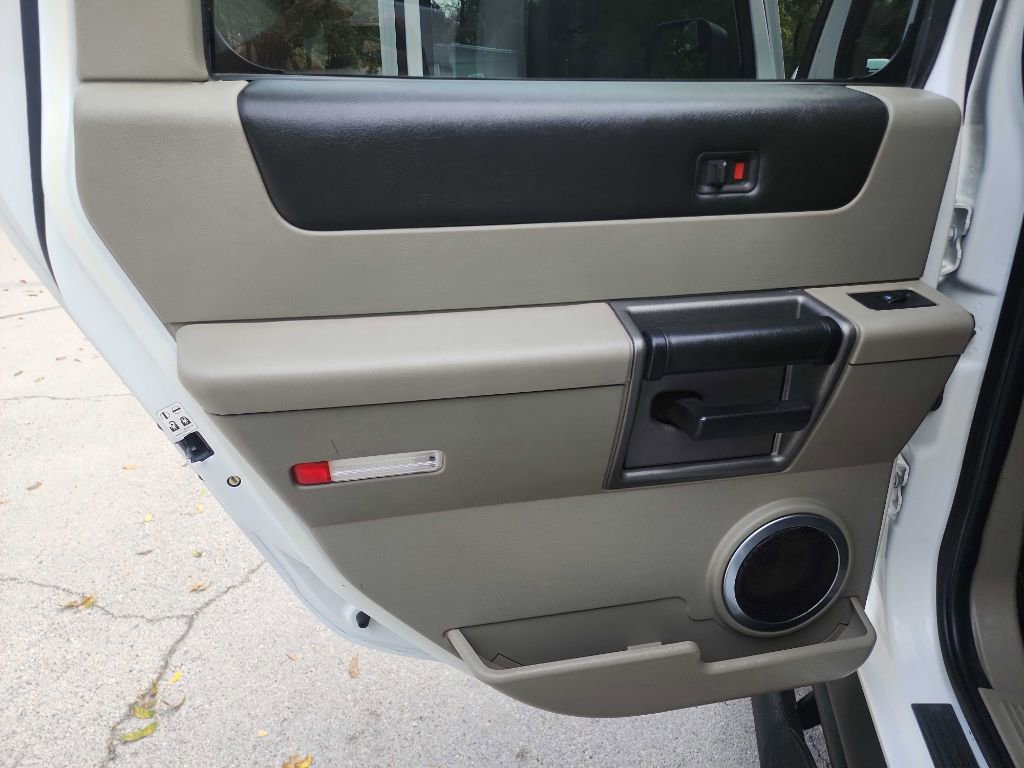 Used 2003 HUMMER H2 image 28