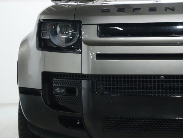 Certified 2024 Land Rover Defender 110 X-Dynamic SE image 44