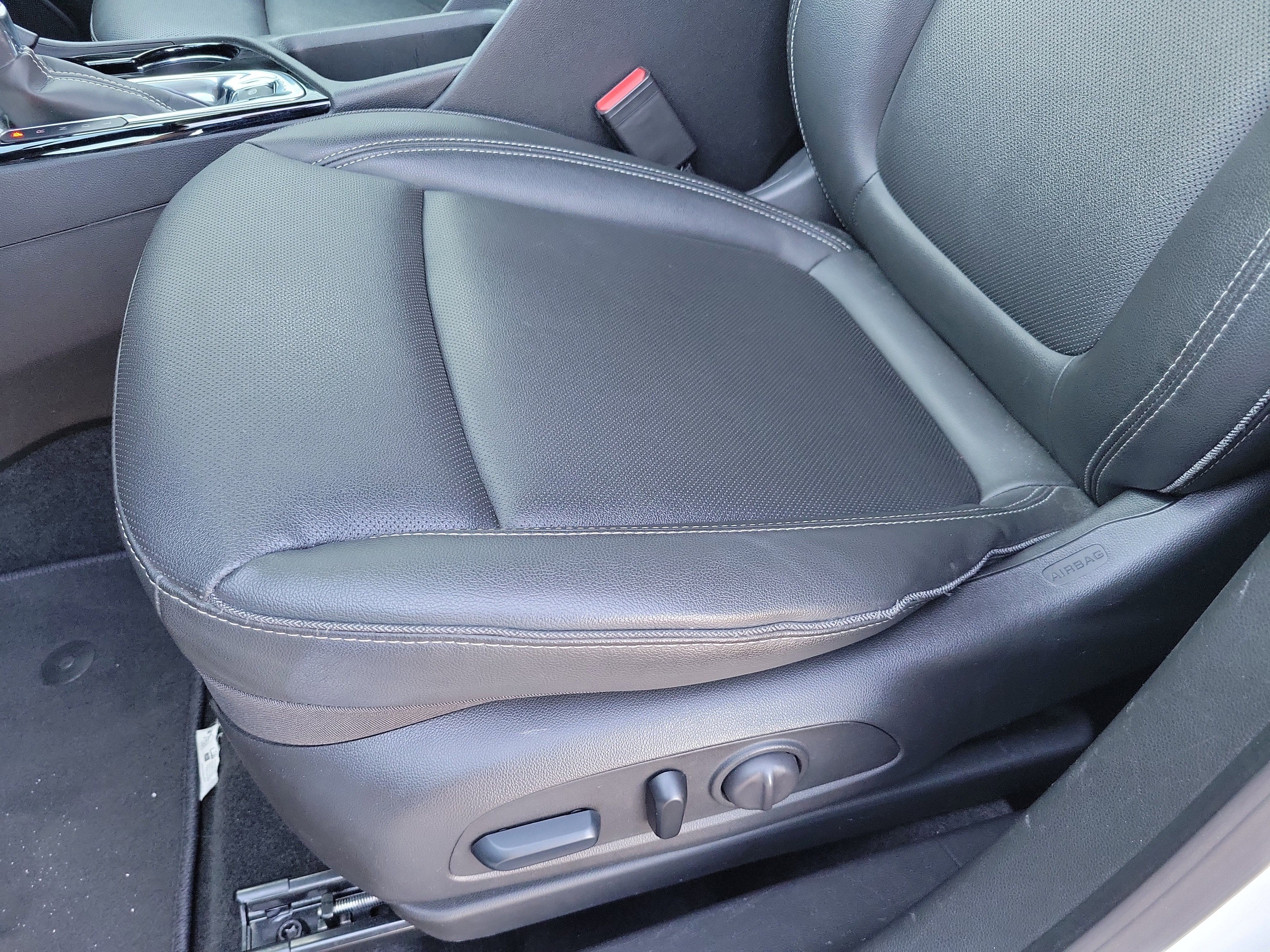 Used 2024 Buick Encore GX Sport Touring w/ Comfort Package FWD image 10