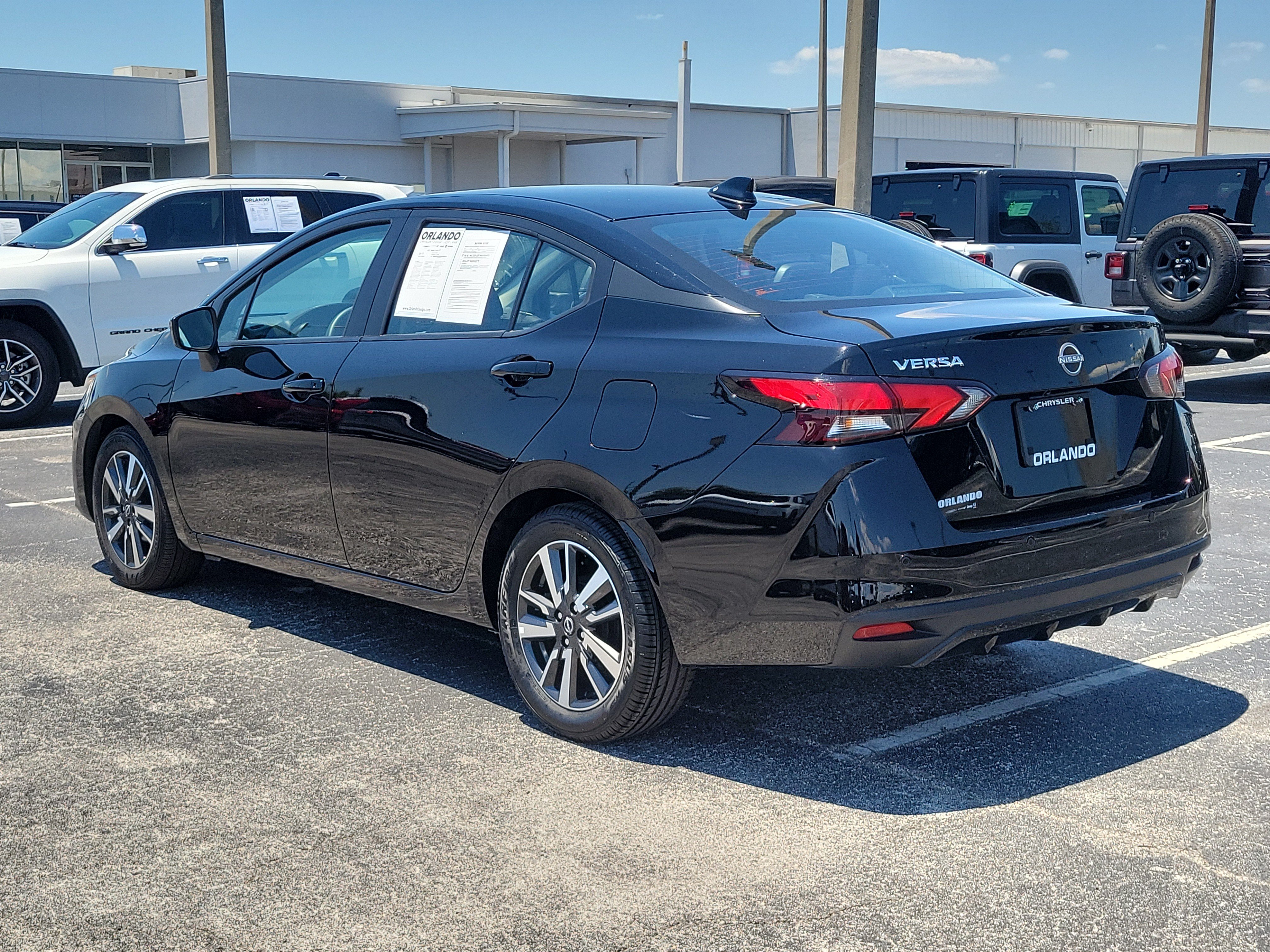Used 2025 Nissan Versa SV FWD image 5