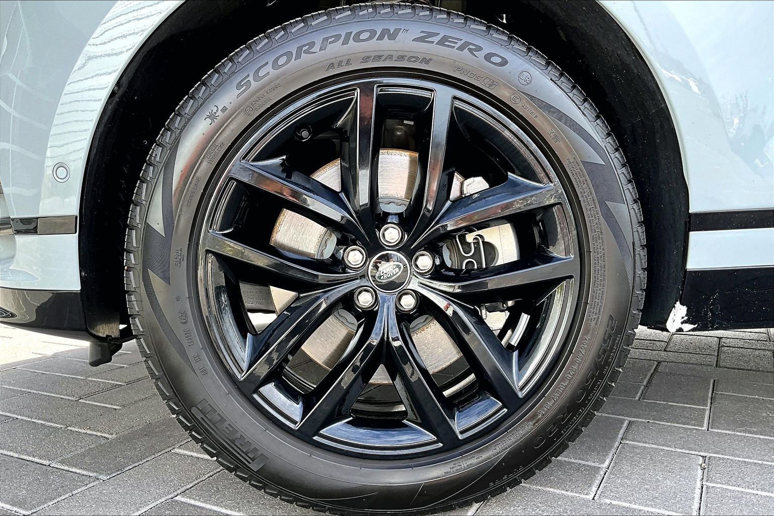 Used 2026 Land Rover Range Rover Velar Dynamic SE image 9