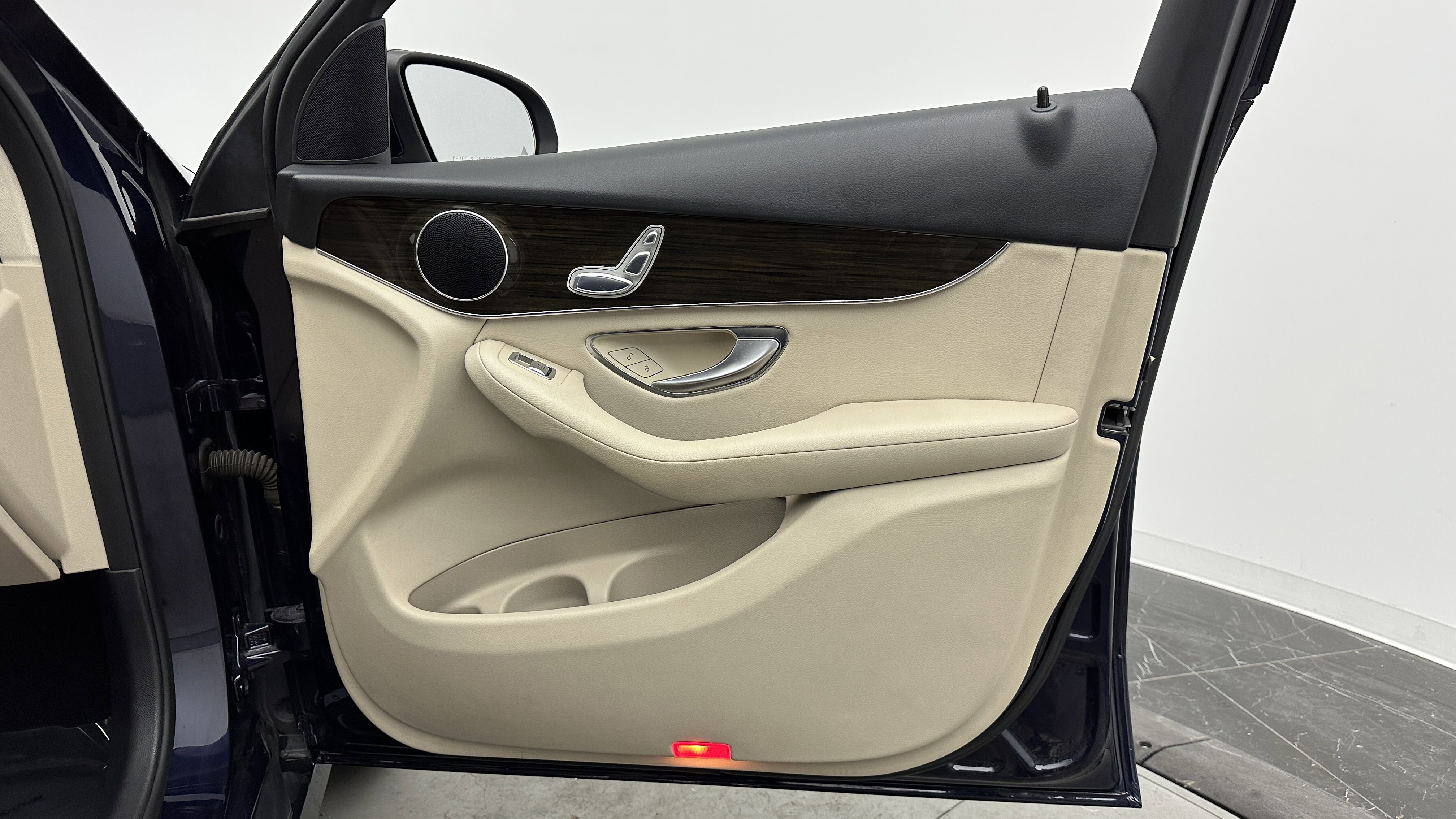 Used 2016 Mercedes-Benz GLC 300 image 33