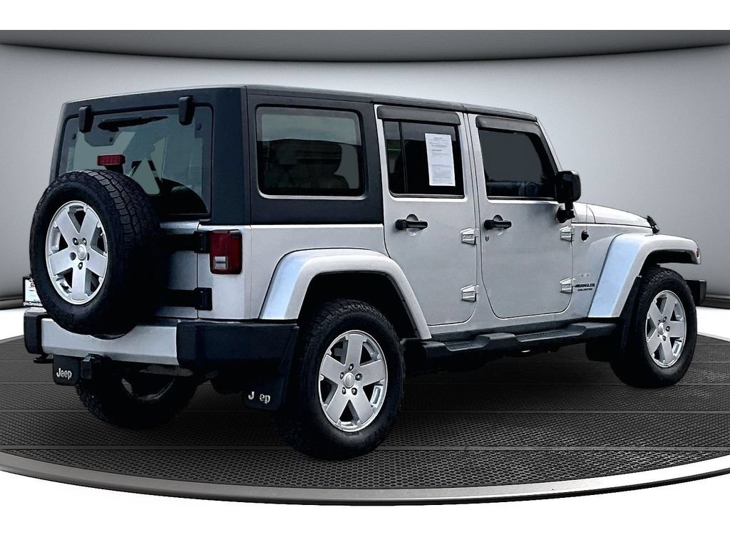 Used 2011 Jeep Wrangler Unlimited Sahara w/ Dual Top Group AWD/4WD image 18