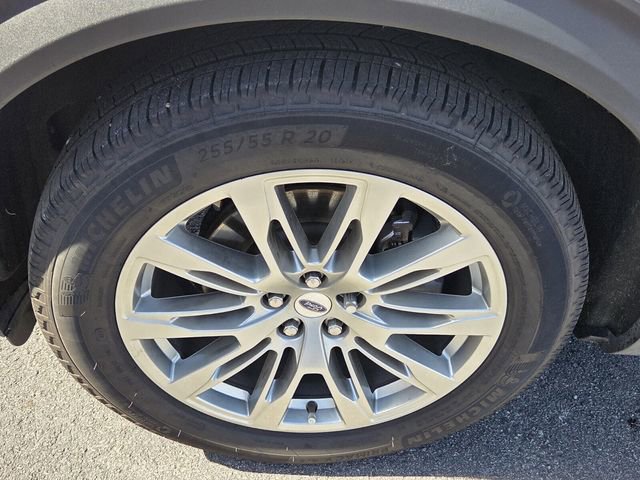 Certified 2025 Ford Explorer Platinum image 17