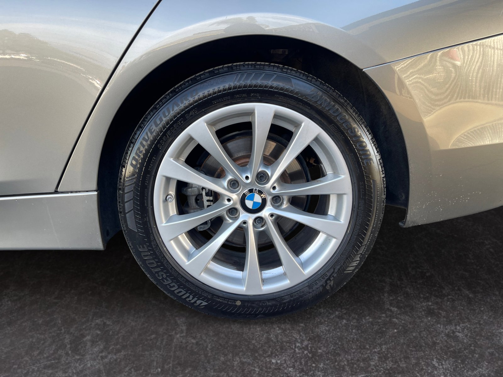 Used 2016 BMW 320i Sedan RWD image 14