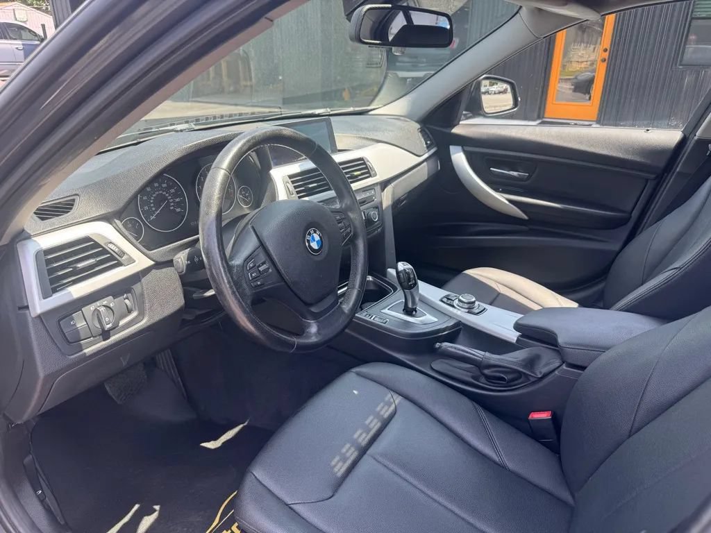 Used 2013 BMW 328i xDrive Sedan AWD/4WD image 5