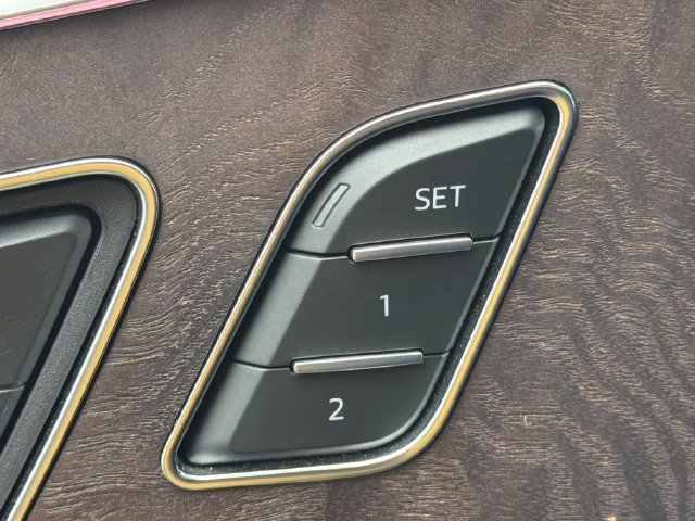 Used 2019 Audi Q8 Premium Plus w/ Premium Plus AWD/4WD image 36