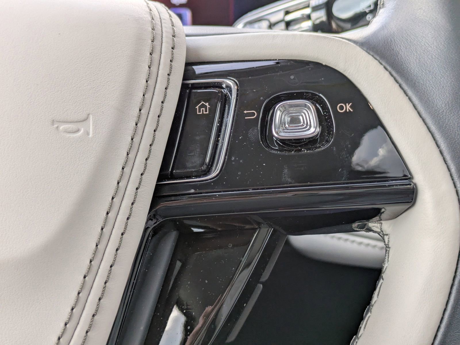 Certified 2025 Lincoln Aviator Reserve image 29