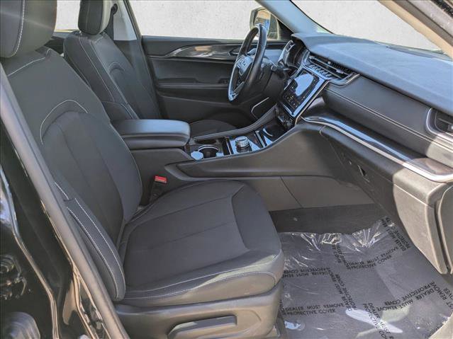 Used 2022 Jeep Grand Cherokee L Laredo w/ Luxury Tech Group I AWD/4WD image 20
