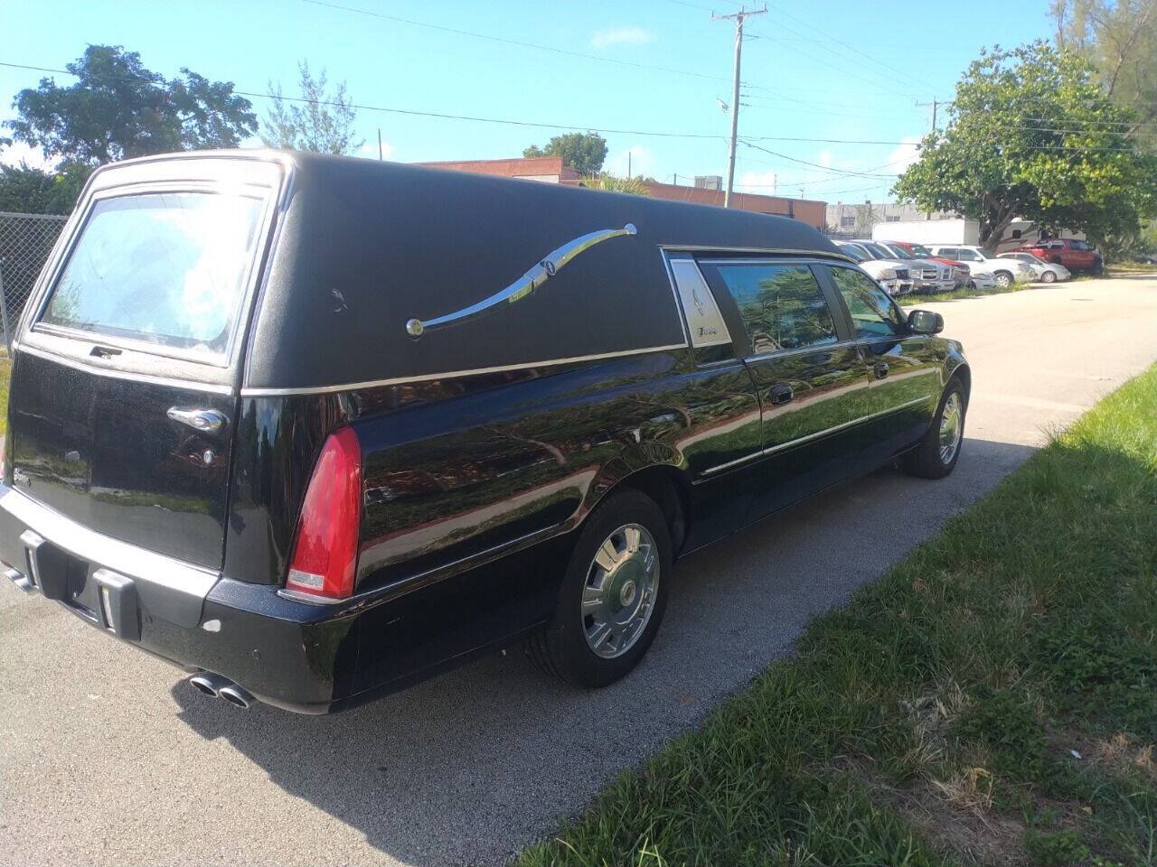 Used 2009 Cadillac DTS Hearse FWD image 10