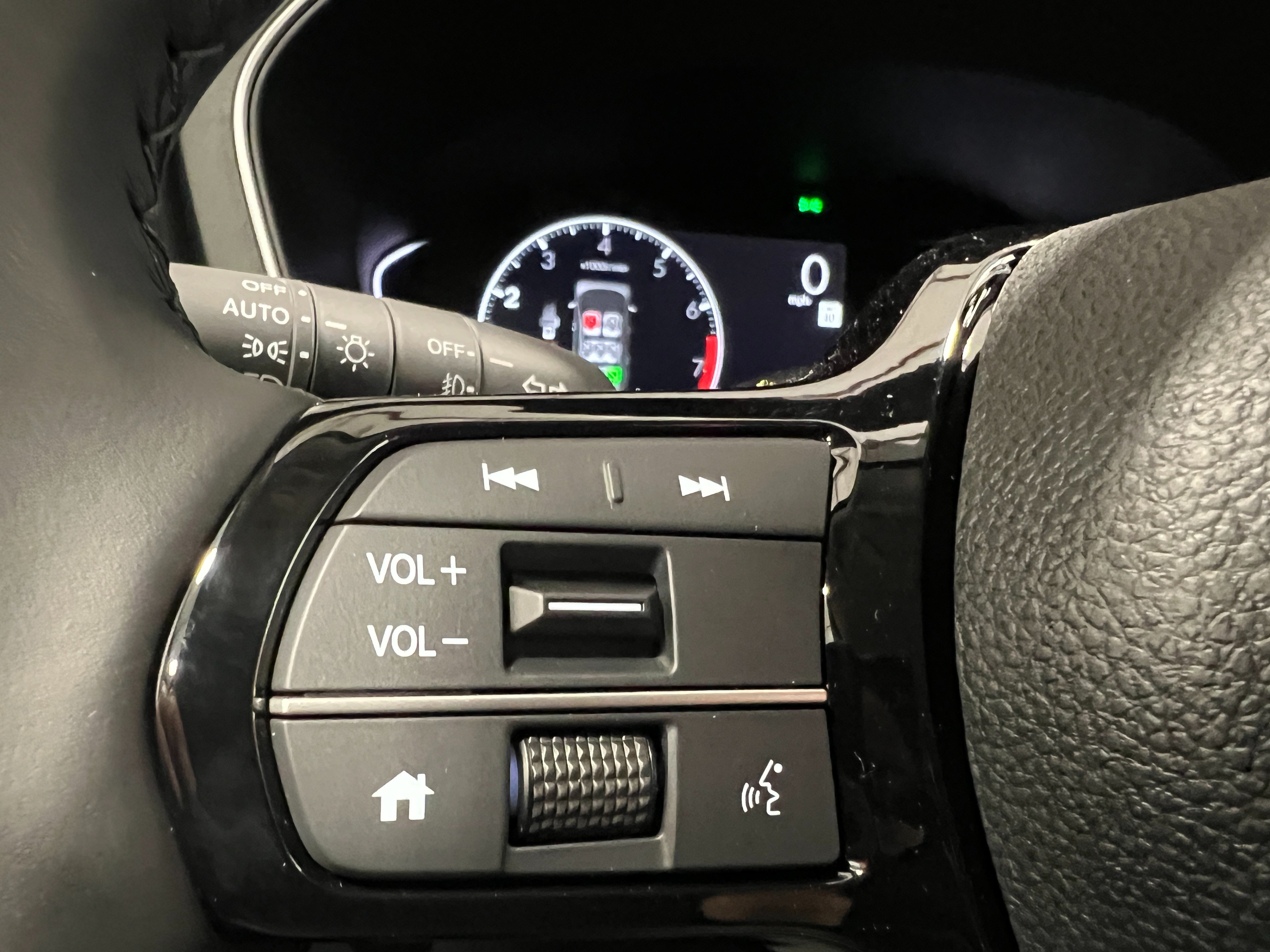 New 2025 Honda Pilot Touring image 24