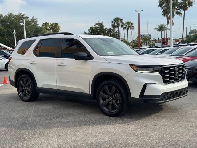 Used 2025 Honda Pilot Sport image 7