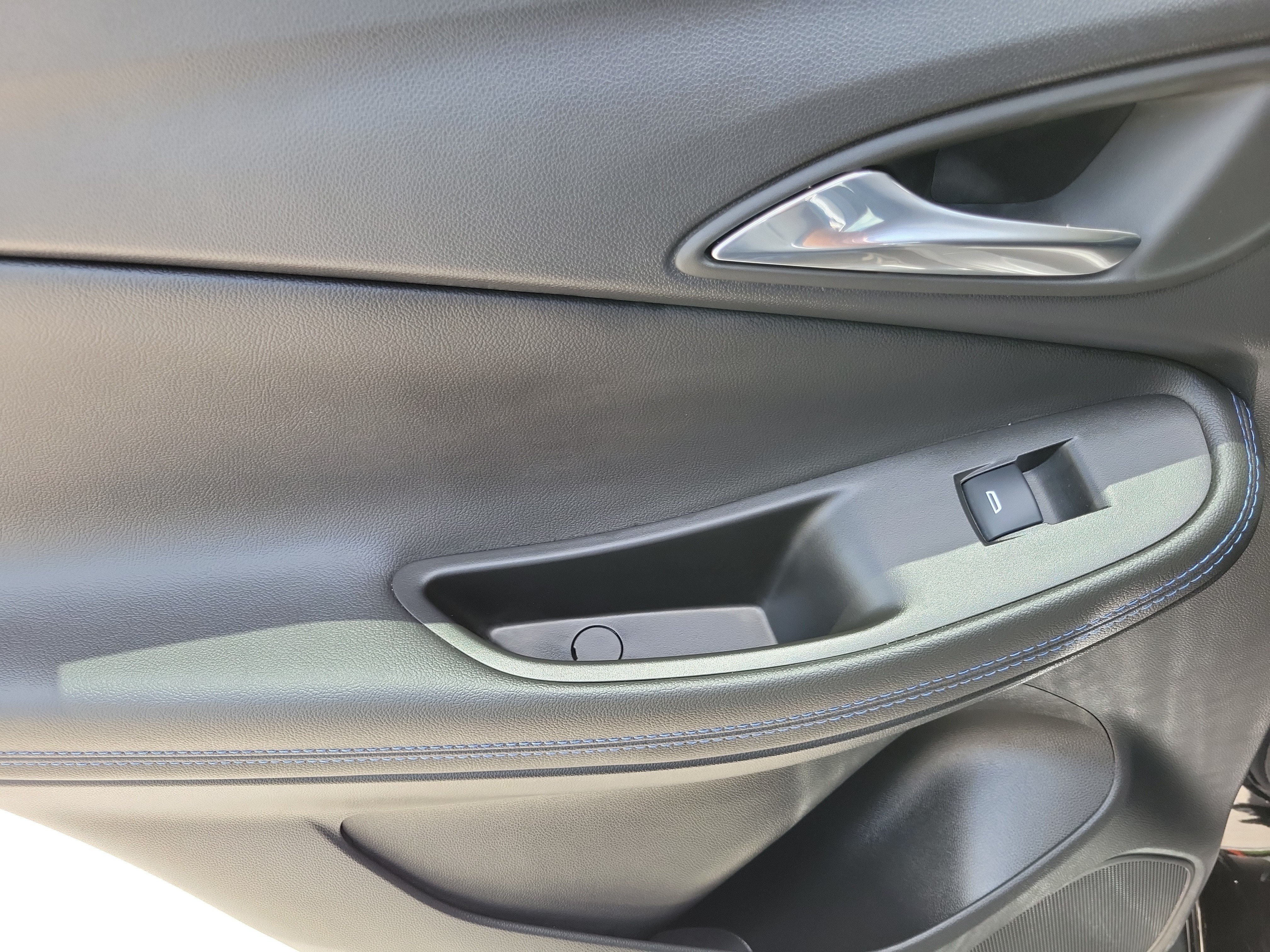 Used 2025 Buick Encore GX Sport Touring FWD image 27