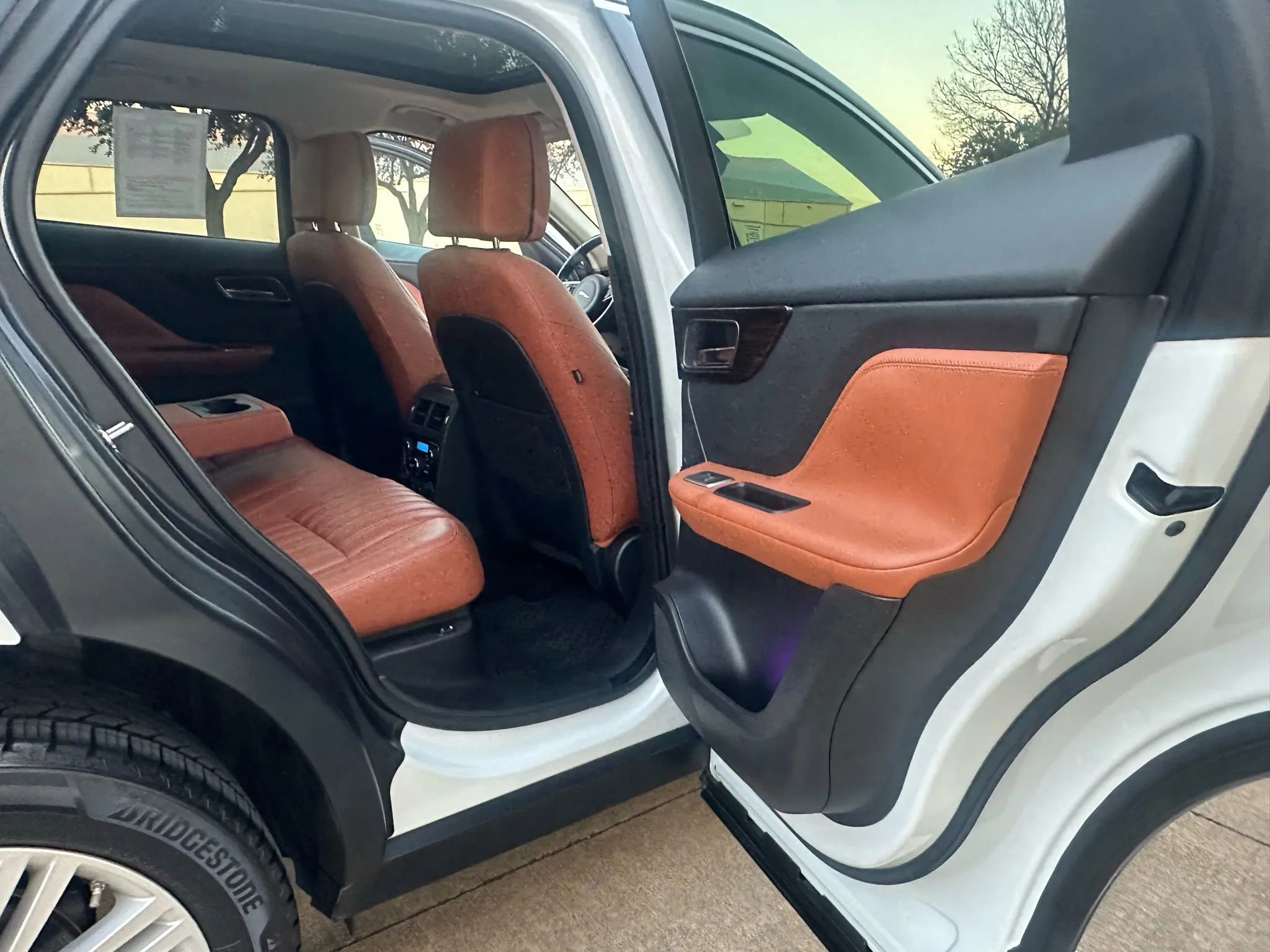 Used 2018 Jaguar F-PACE Portfolio image 23