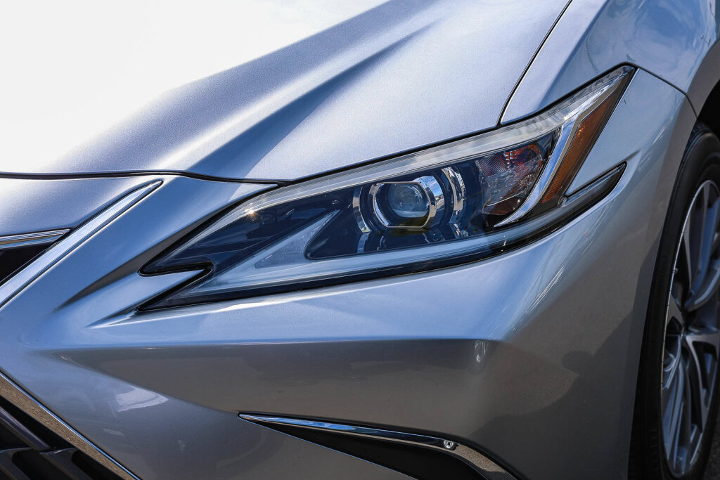 Used 2025 Lexus ES 350 FWD image 21