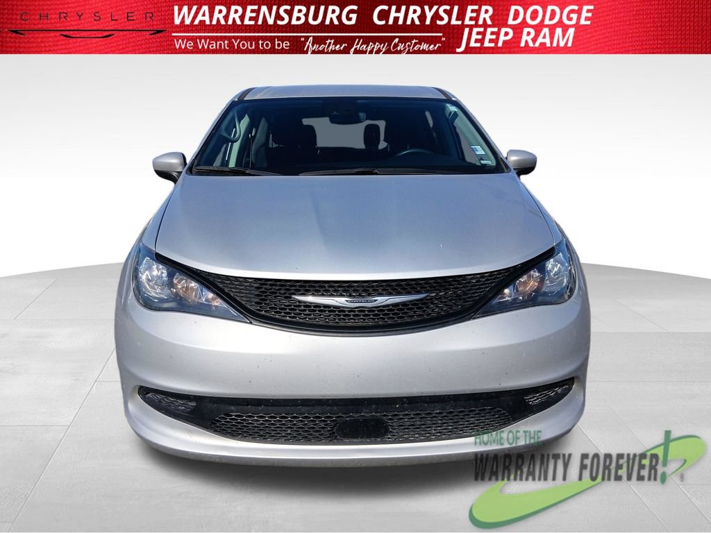 Used 2023 Chrysler Voyager LX FWD image 10