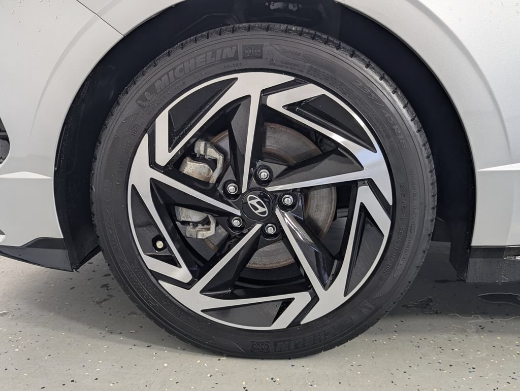 Certified 2024 Hyundai Sonata SEL w/ Convenience Package FWD image 9