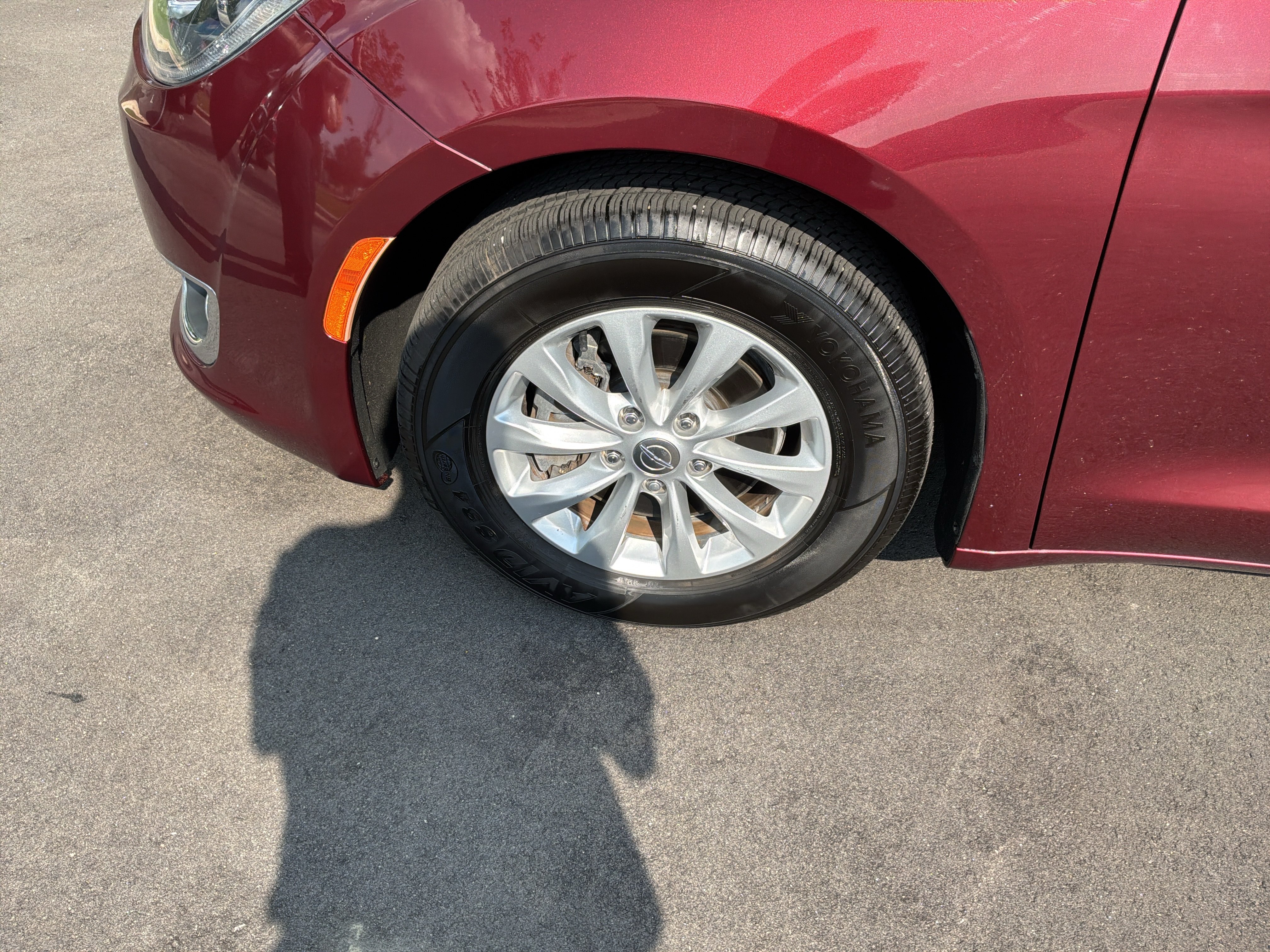 Used 2018 Chrysler Pacifica Touring Plus FWD image 13