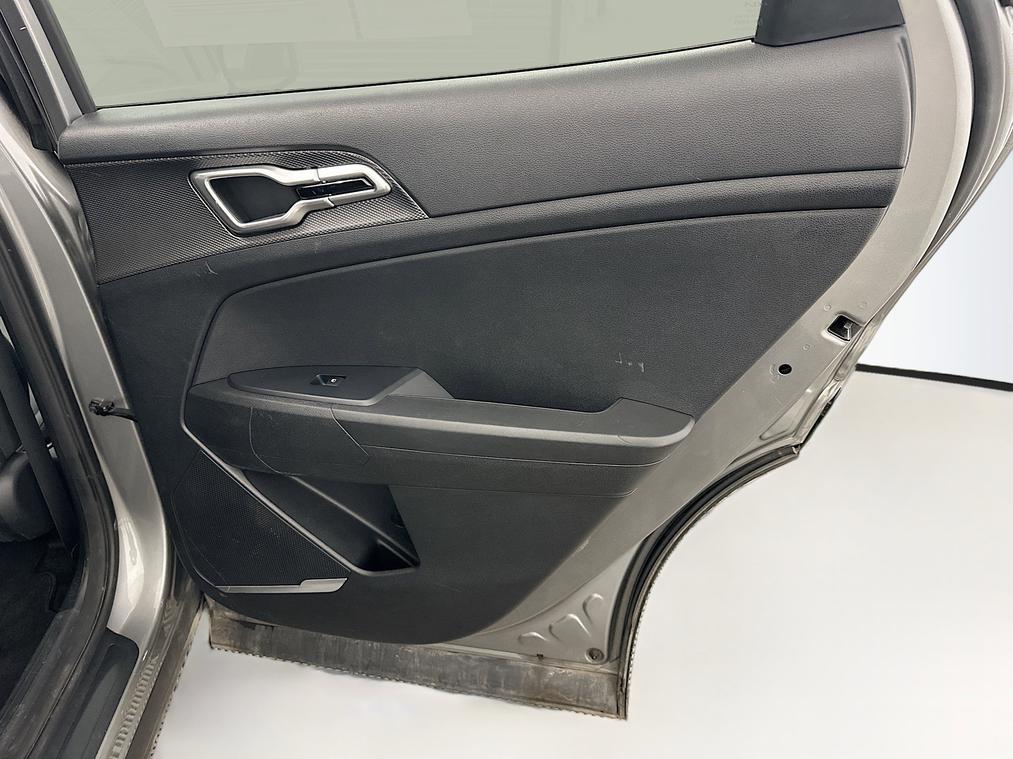 Used 2025 Kia Sportage LX image 30