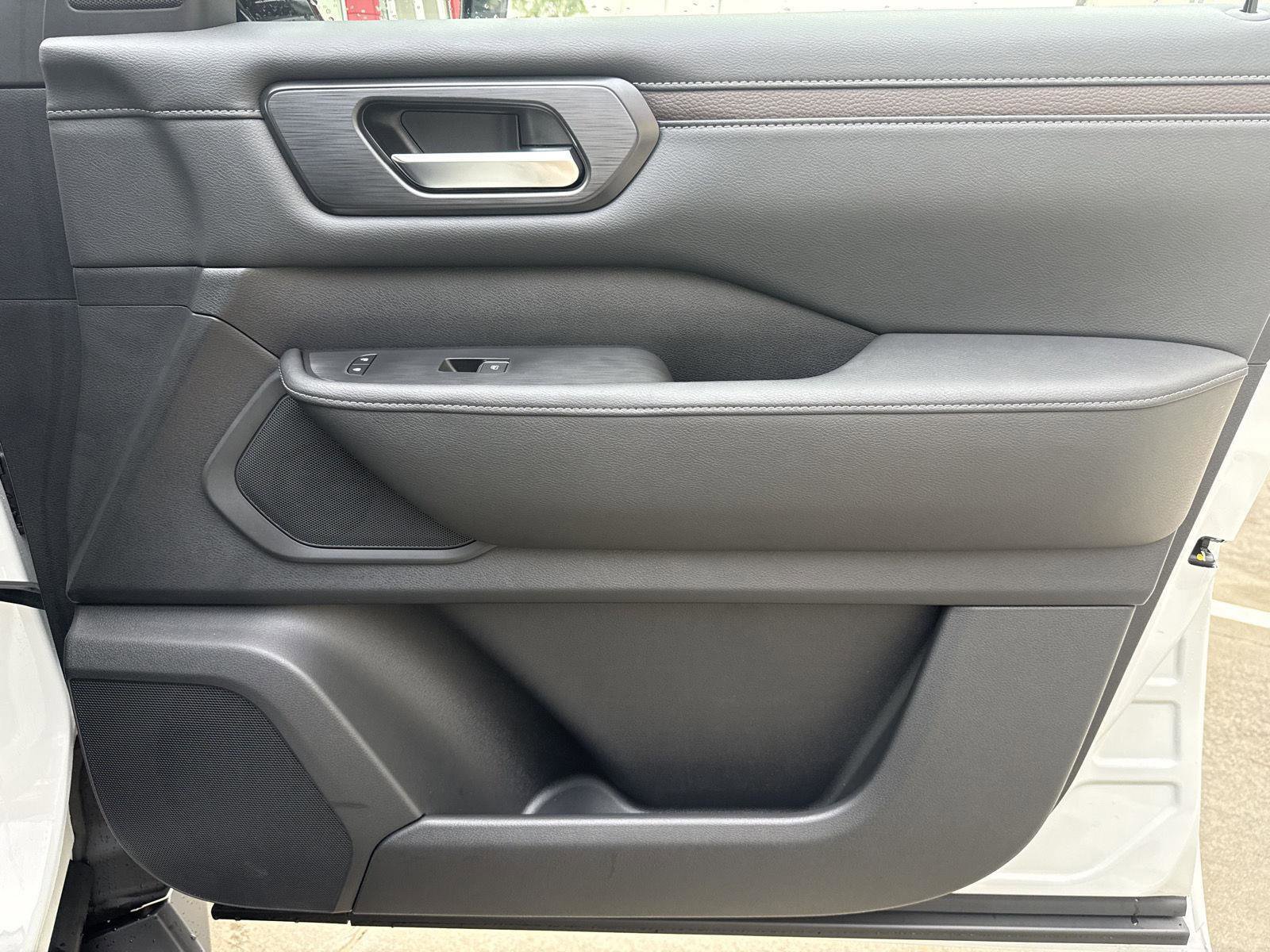 New 2026 Nissan Armada SL w/ Captain's Chari Seat Package image 38