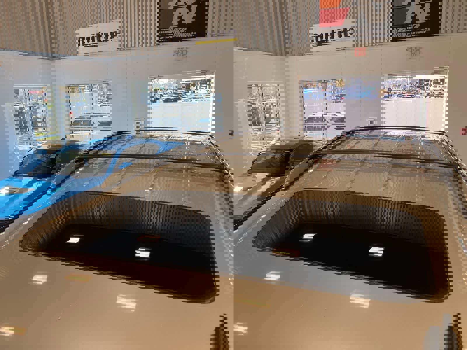 Used 2010 Cadillac Escalade Luxury image 10