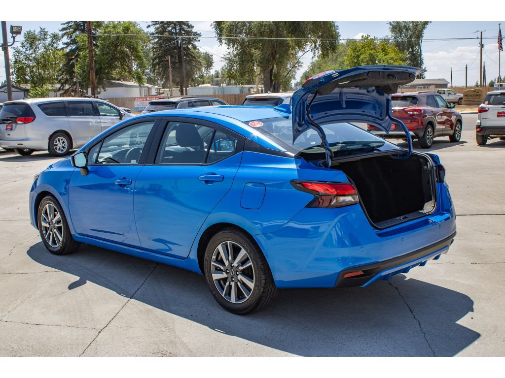 Used 2023 Nissan Versa SV FWD image 9