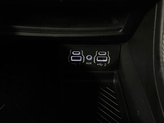 Certified 2025 Chrysler Pacifica Limited image 39