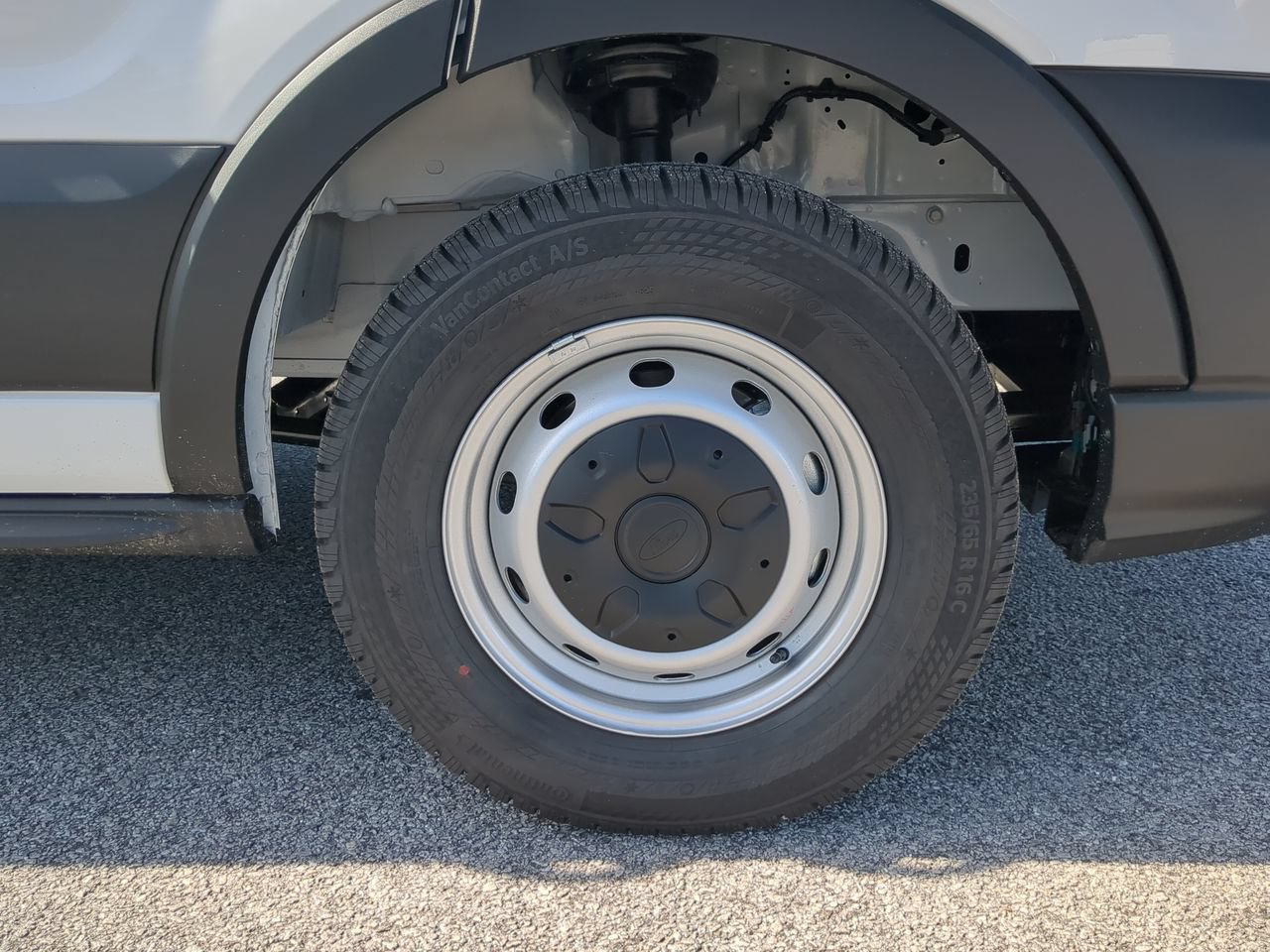 New 2026 Ford Transit 250 148 High Roof RWD image 9