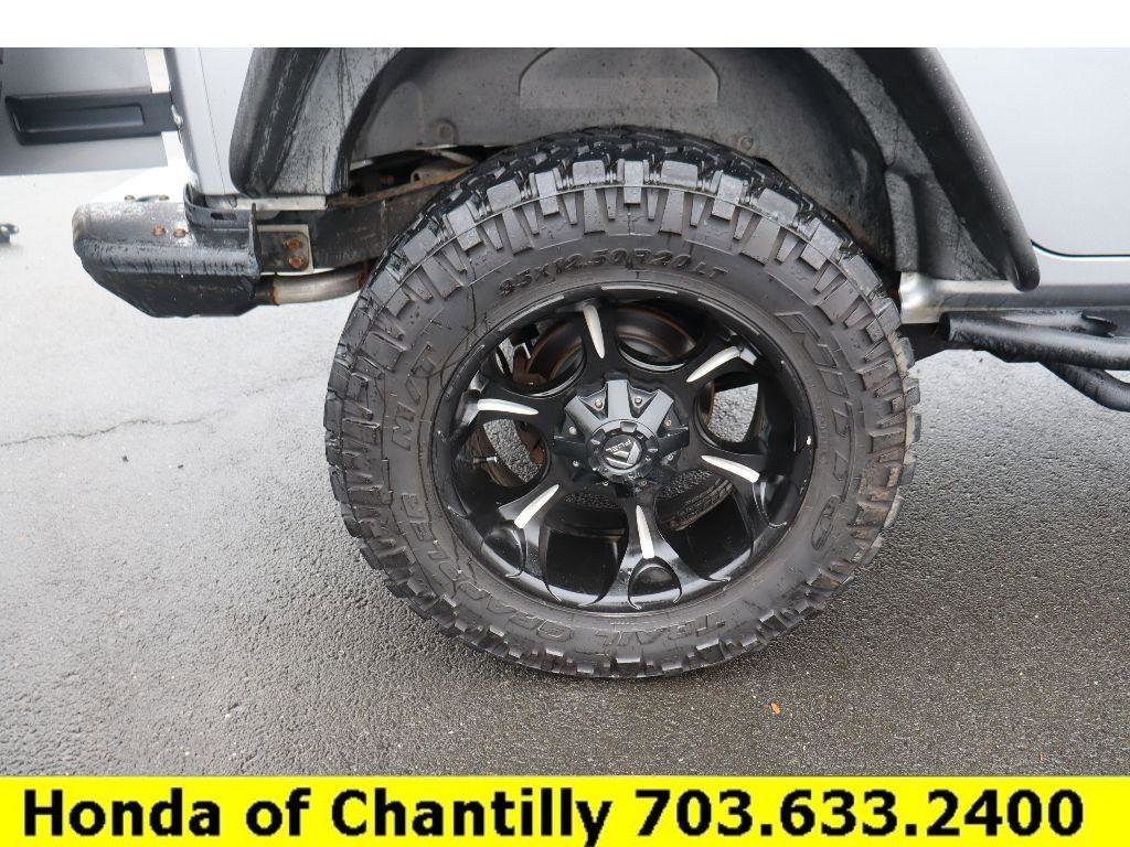 Used 2013 Jeep Wrangler Unlimited Sahara w/ Connectivity Group image 27