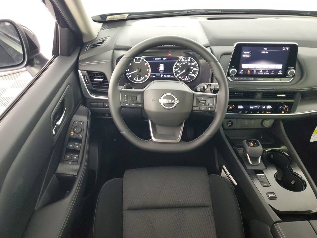 Used 2025 Nissan Rogue SV FWD image 14
