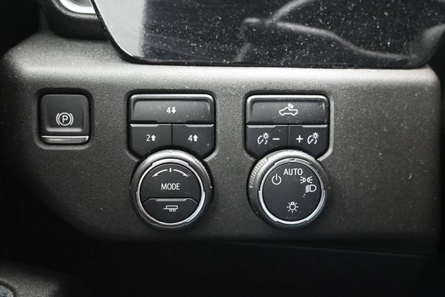 Used 2024 Chevrolet Silverado 2500 LT AWD/4WD image 20