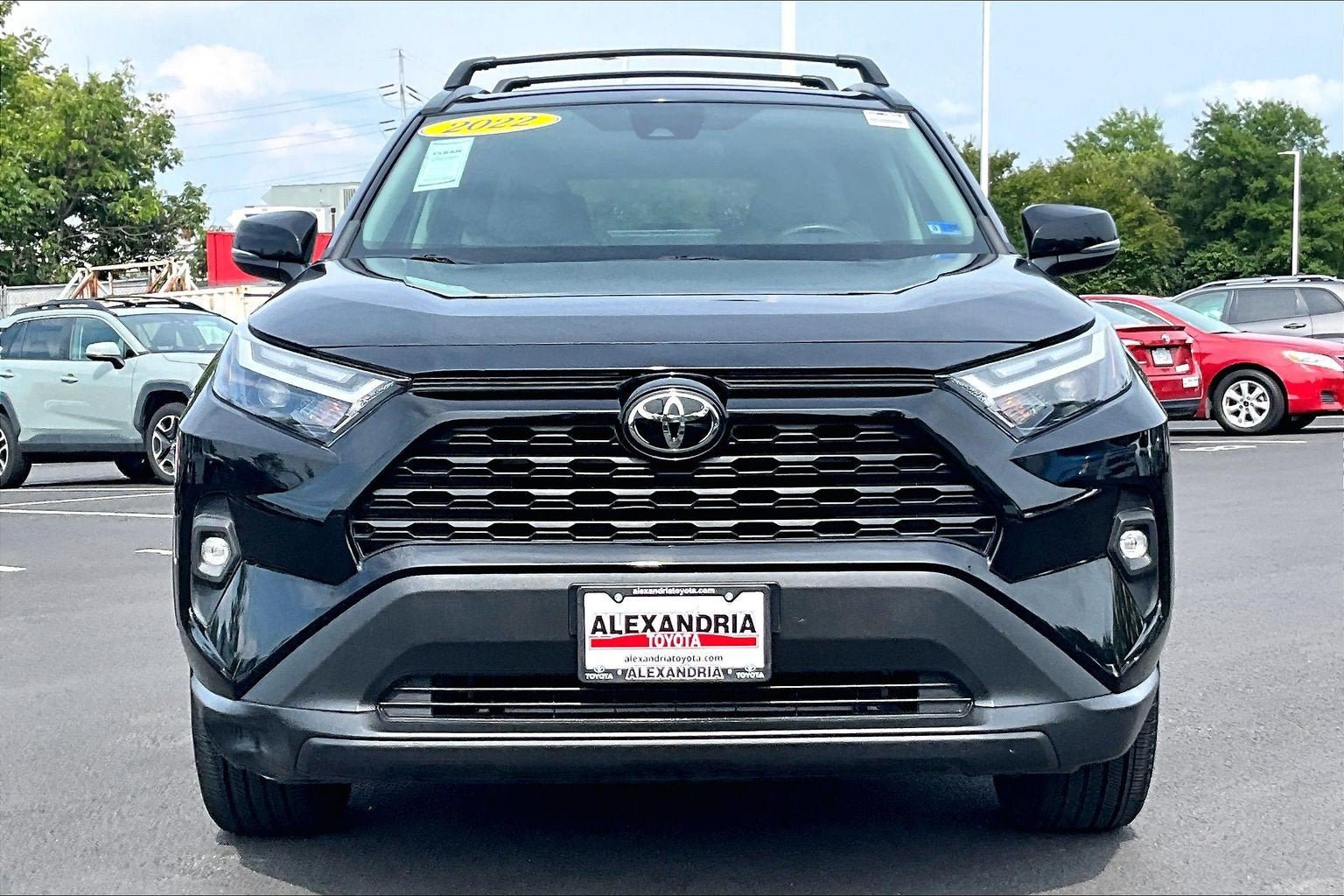 Used 2022 Toyota RAV4 XLE Premium FWD image 3