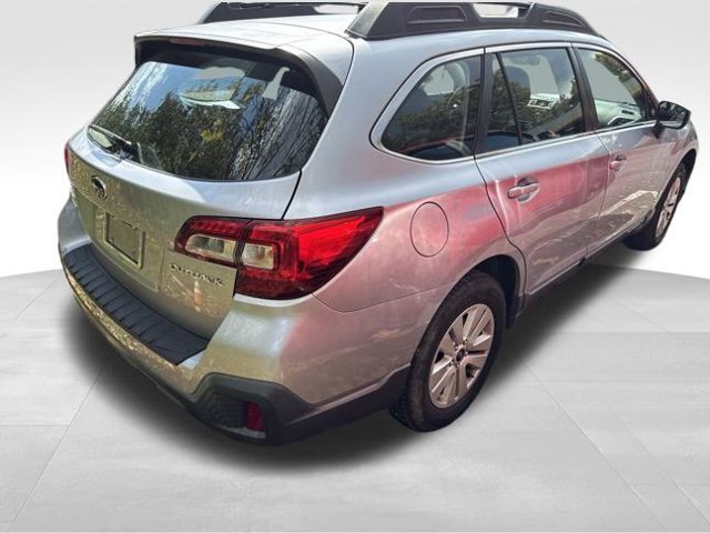 Used 2018 Subaru Outback 2.5i AWD/4WD image 7