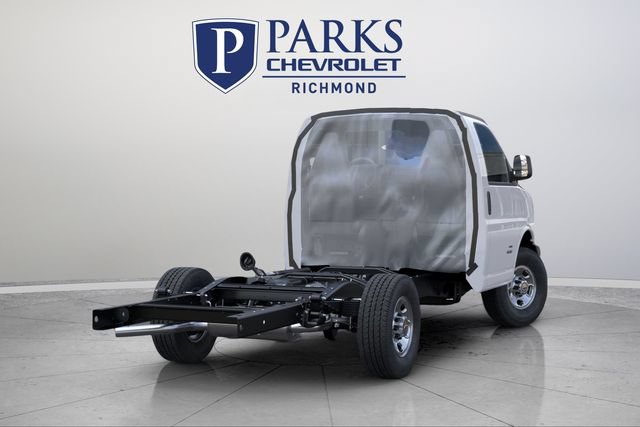New 2025 Chevrolet Express 3500 w/ Power Convenience Package RWD image 5