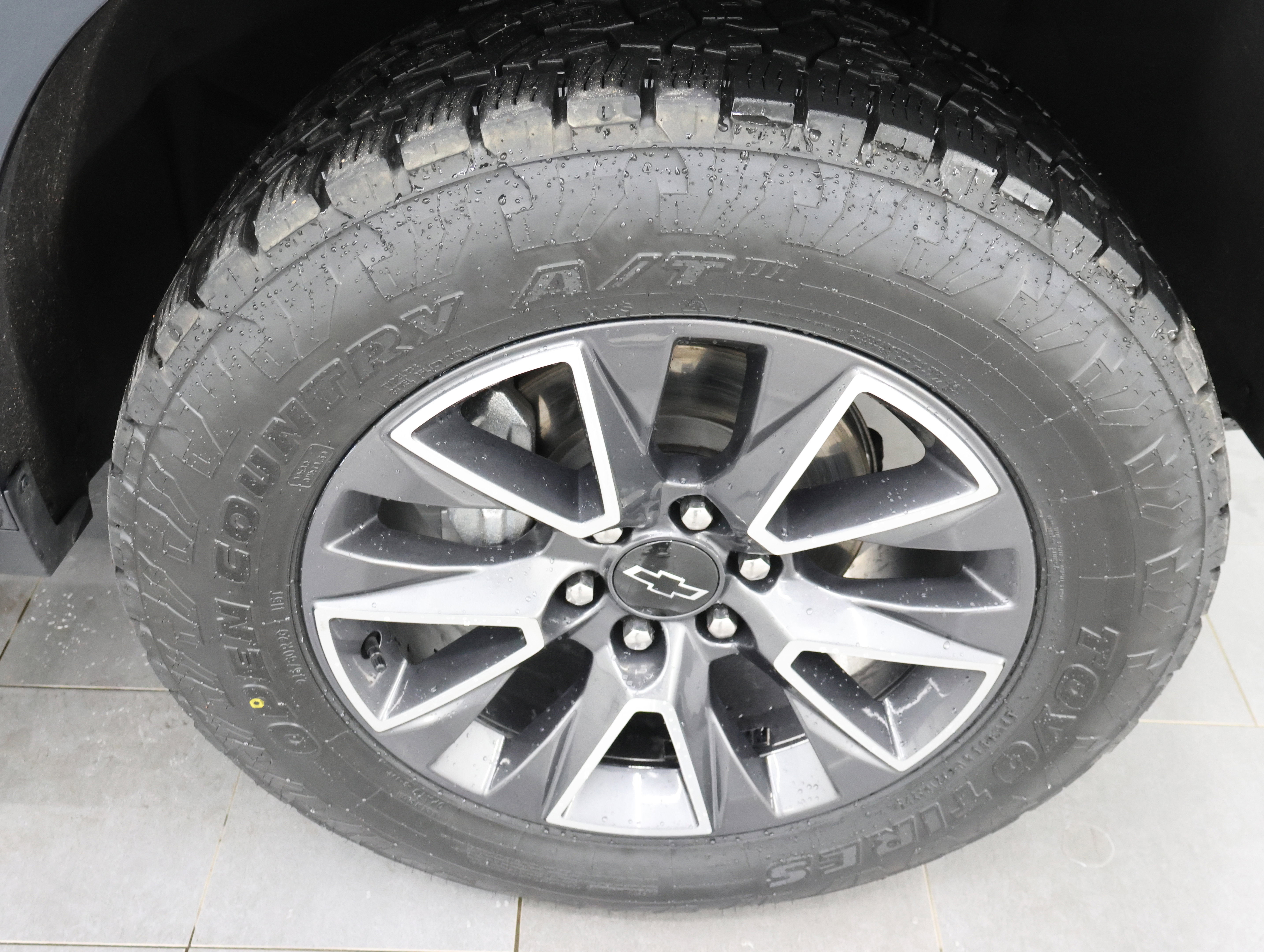 Used 2022 Chevrolet Tahoe Z71 w/ Z71 Off-Road Package image 3