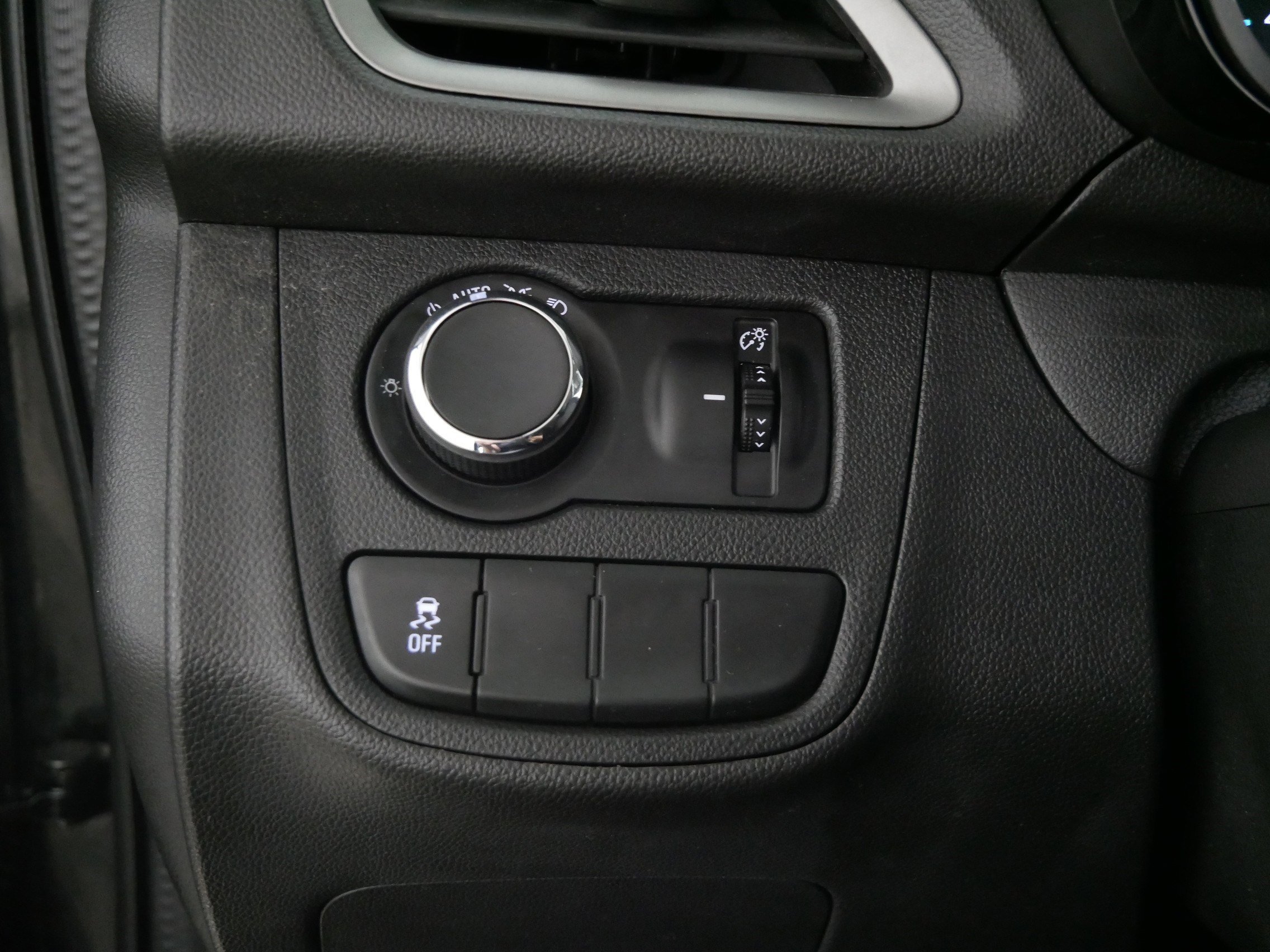 Used 2022 Chevrolet Spark LS image 26