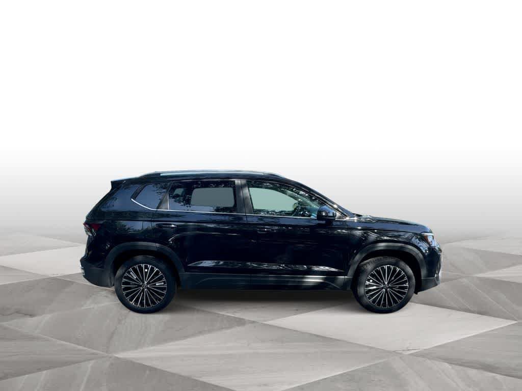 New 2026 Volkswagen Taos SE FWD image 9