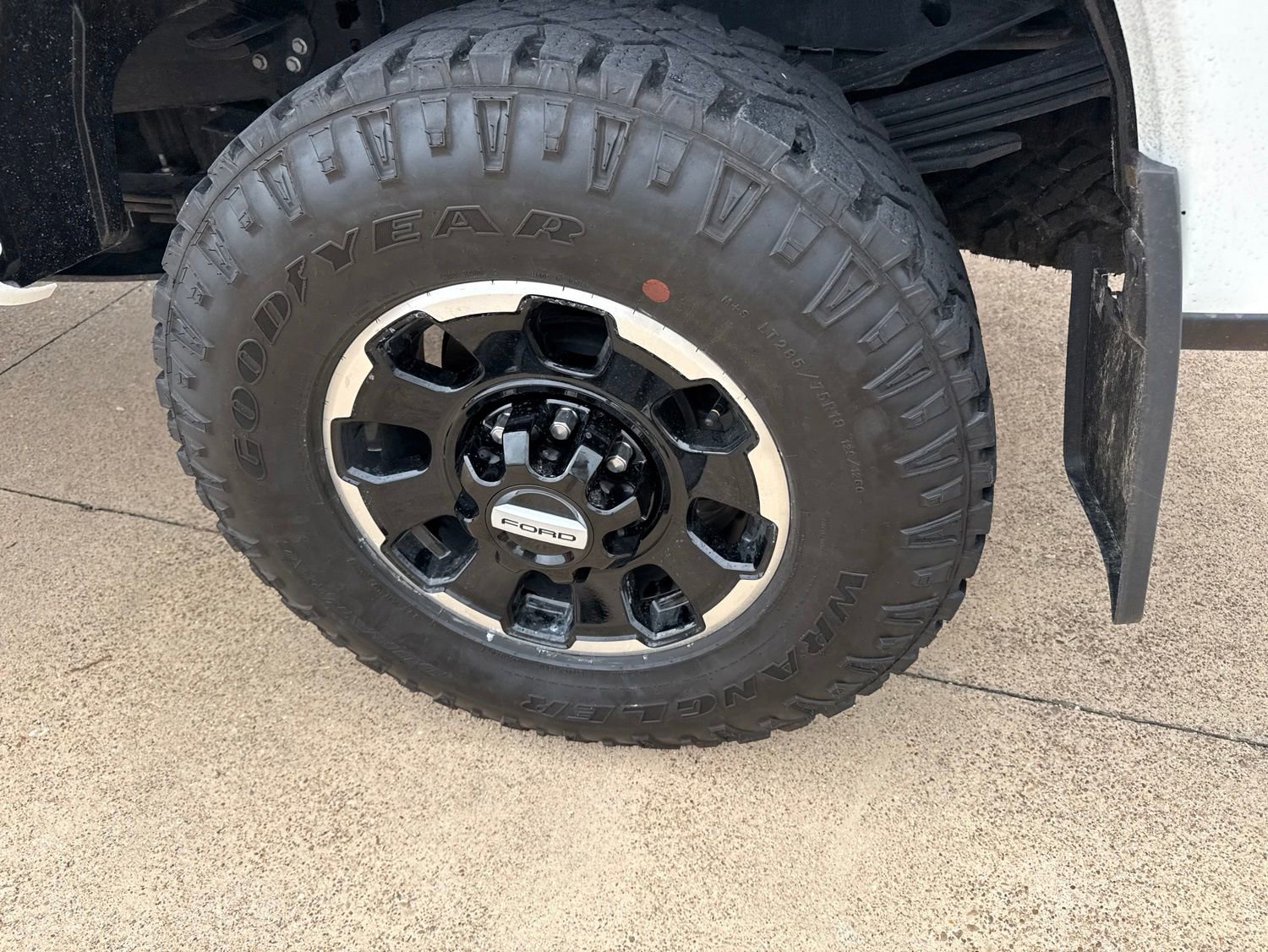 Used 2024 Ford F250 Platinum w/ Tremor Off-Road Package AWD/4WD image 9