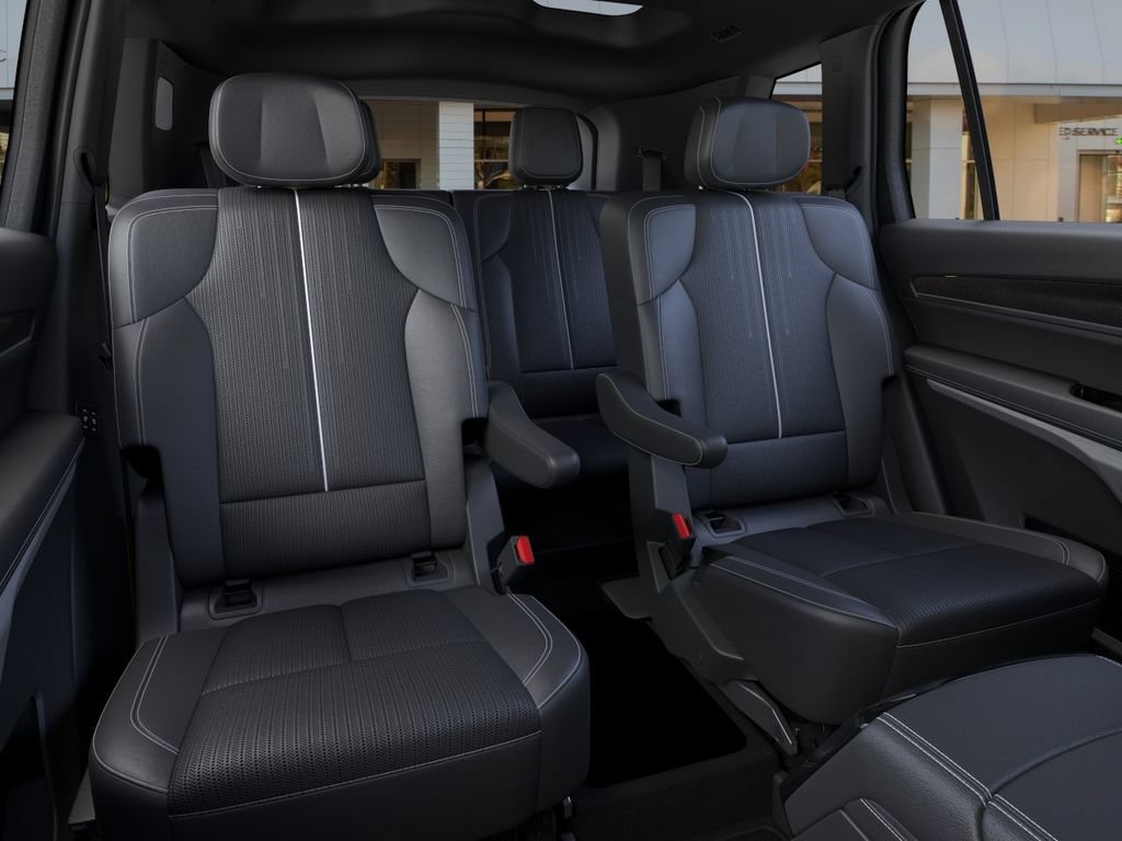 New 2027 Cadillac Vistiq Luxury AWD/4WD image 17