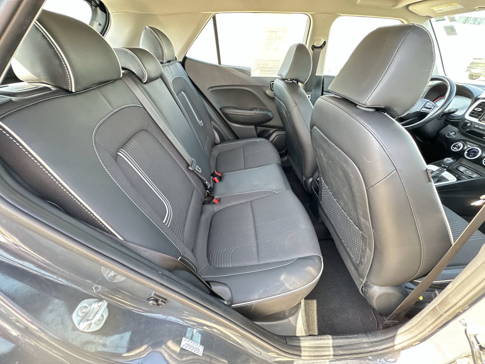 Used 2024 Hyundai Venue Limited FWD image 26