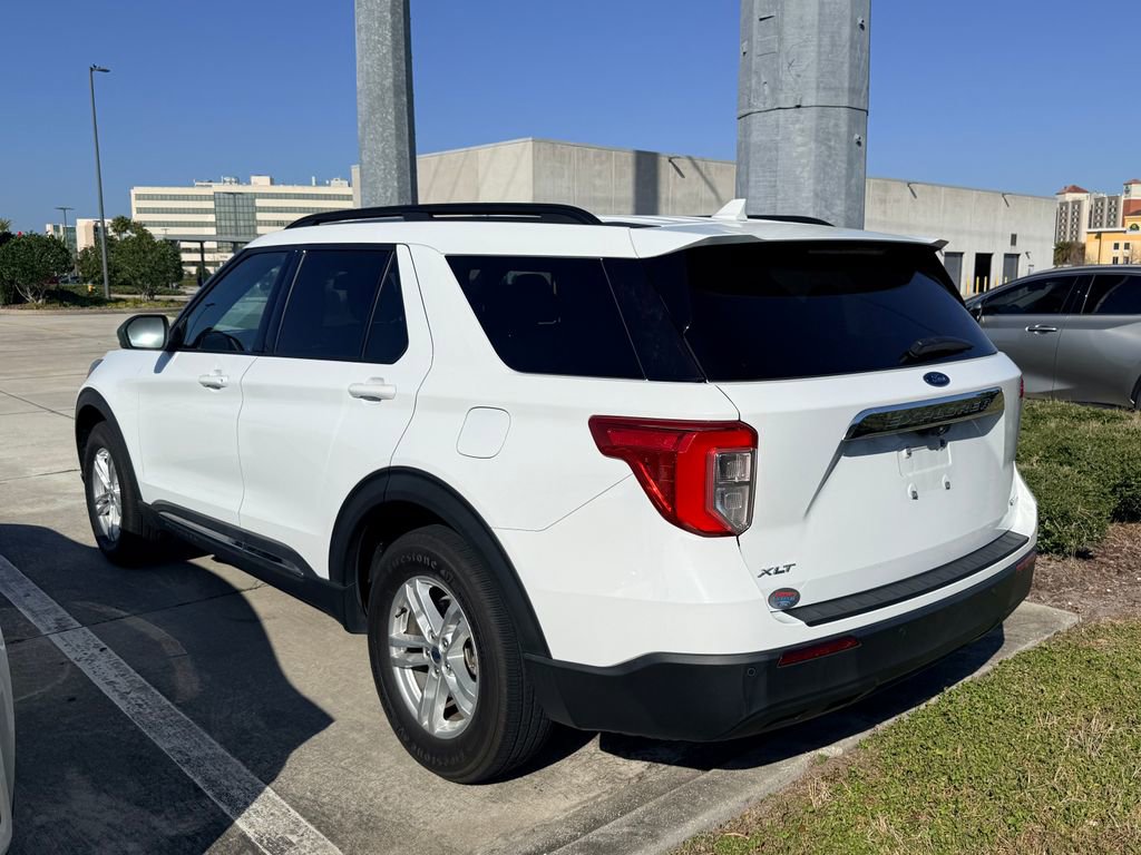 Used 2020 Ford Explorer XLT image 2